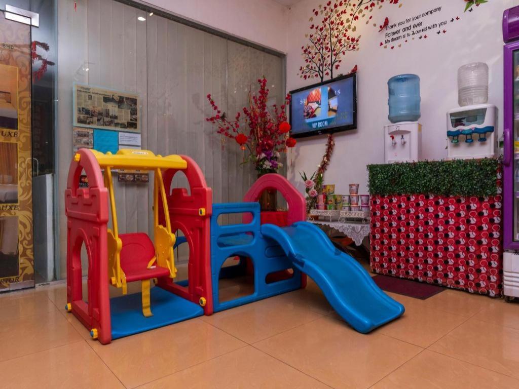 Super Oyo 1114 Neo Pegasus Hotel Segamat Exterior foto